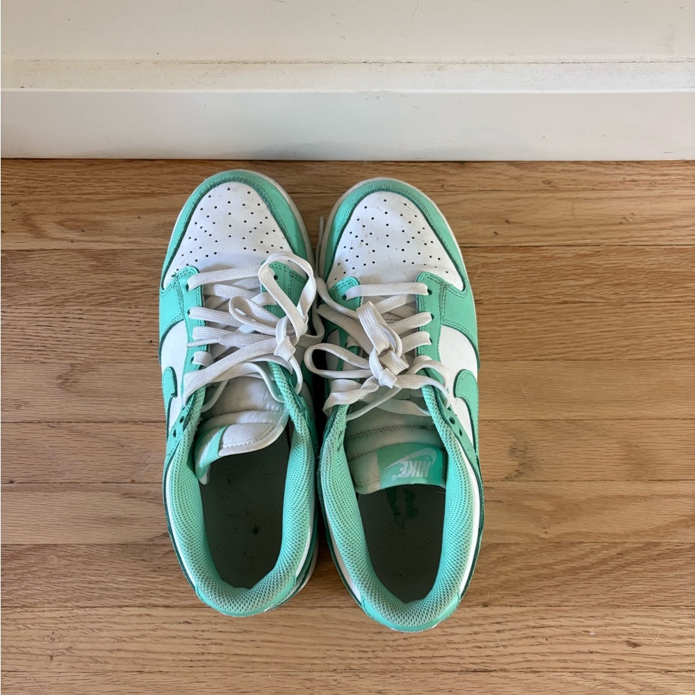Nike dunks: Green glow, size 8 - Picture 4 of 4